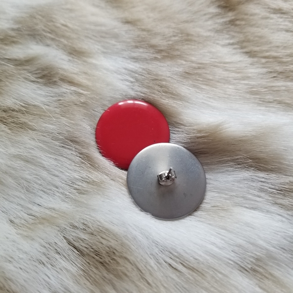 Vintage Mod Minimalist Red Enamel Button Earrings - Picture 4 of 4